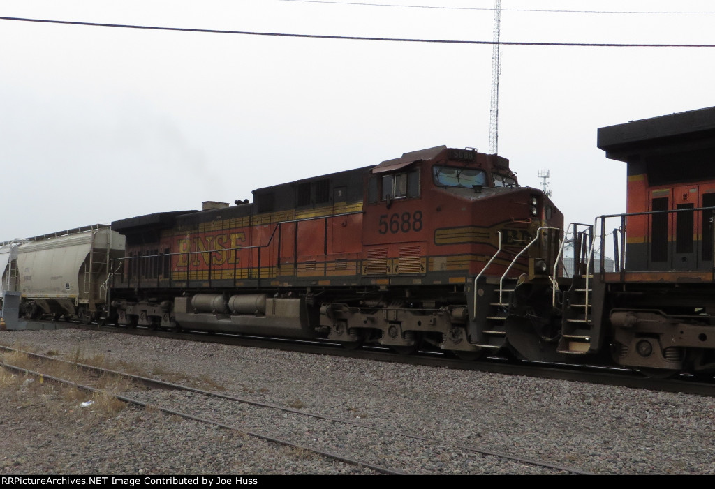 BNSF 5688